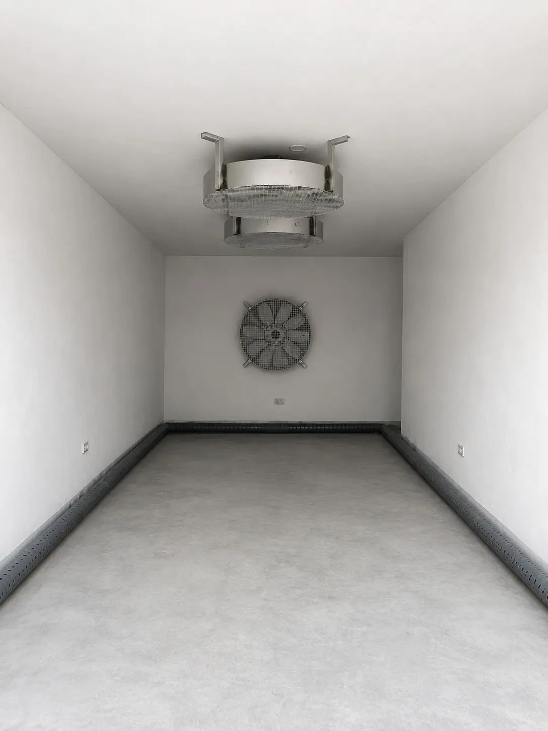 Interior de la cámara con ventilador de recirculación de aire caliente